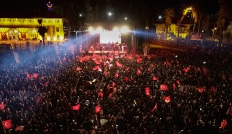 Cumhuriyet coşkusu İrem Derici konseri ile taçlandırıldı