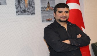 Adanalı artık ekranın sağ üst köşesine gururla bakıyor