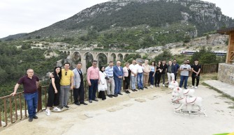 SARIÇAM BELEDİYESİ KÜLTÜR SANAT MUHABİRLERİNE SARIÇAM VE ADANA’YI TANITTI