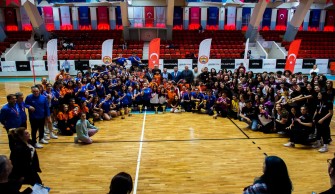 Seyhan Belediyespor voleybolda sezona damga vurdu
