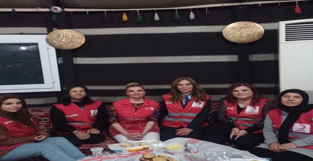 Türk Kızılay, Adana’da Üniversite Öğrencilerine İftar Verdi