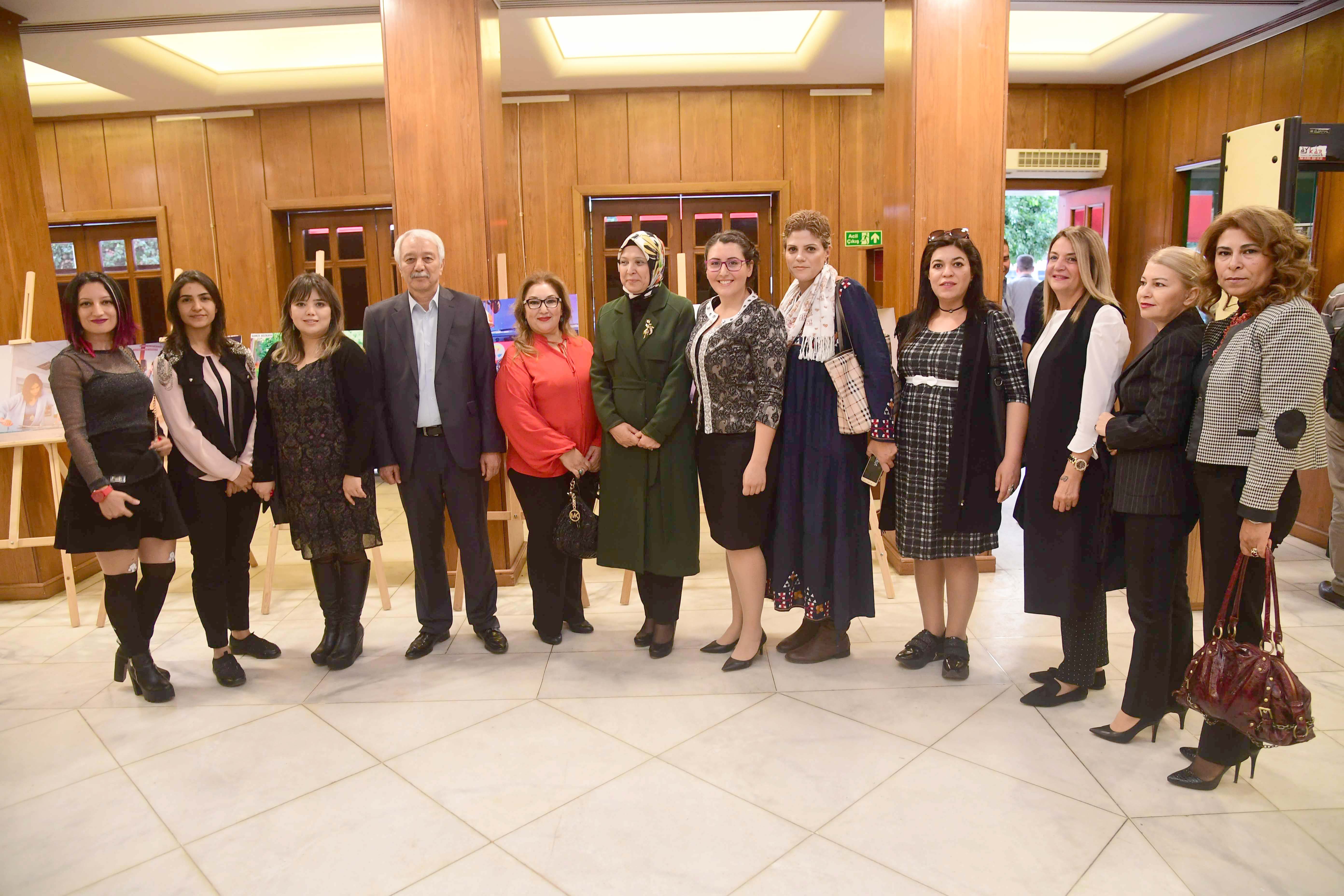 ‘Bu İşin Arkasında Kadın Var’ fotoğraf sergisi açıldı