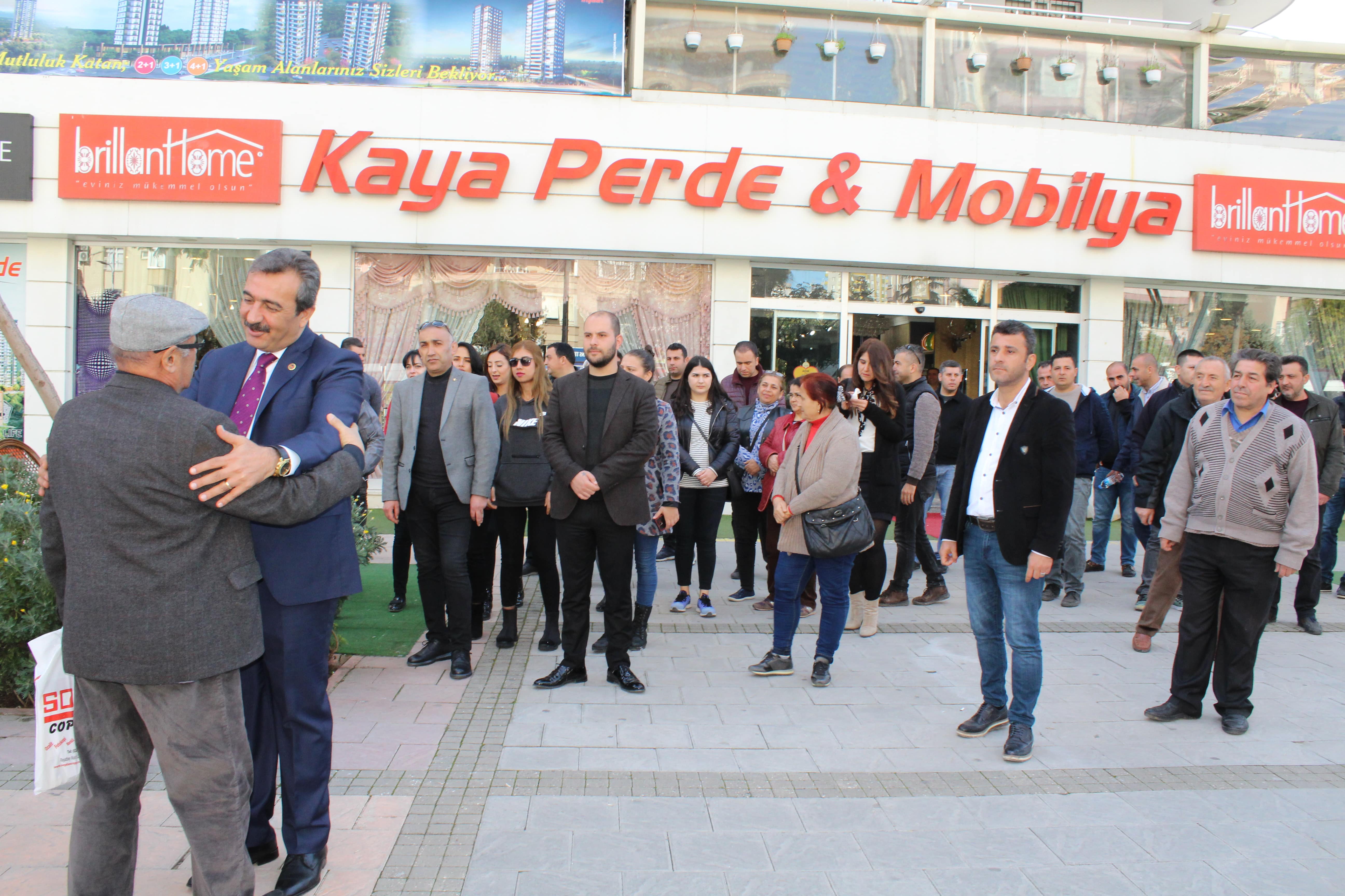 Çetin, Özal Bulvarı üzerinde vatandaşlarla bir araya geldi