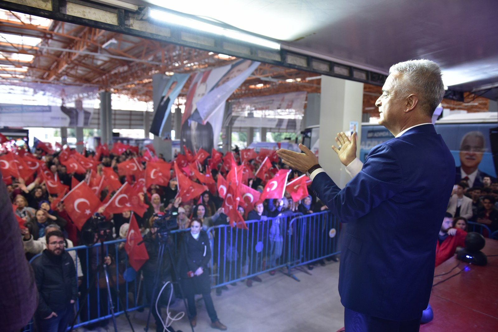 Yusuf Baş Huzurevleri Mahallesi sakinleri ile buluştu