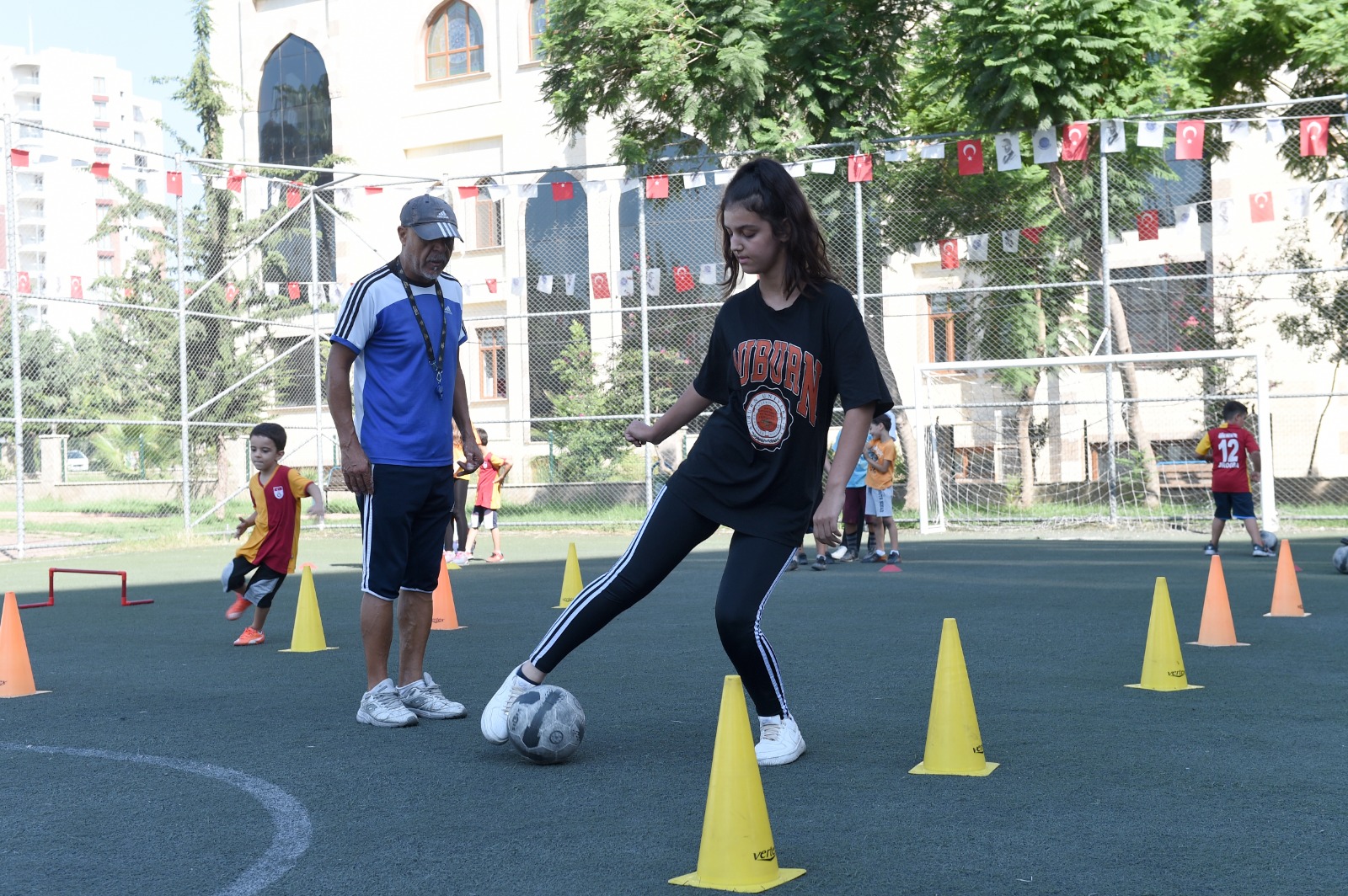 Seyhan’dan, binlerce çocuğa ücretsiz kurs