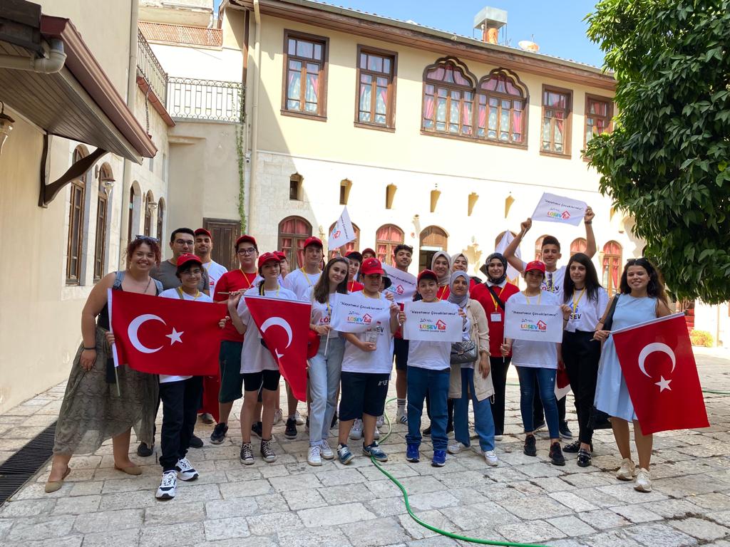 LÖSEV’Lİ İYİLEŞEN GENÇLER MEDENİYETLER  ŞEHRİ HATAY’DA BİRARAYA GELDİ