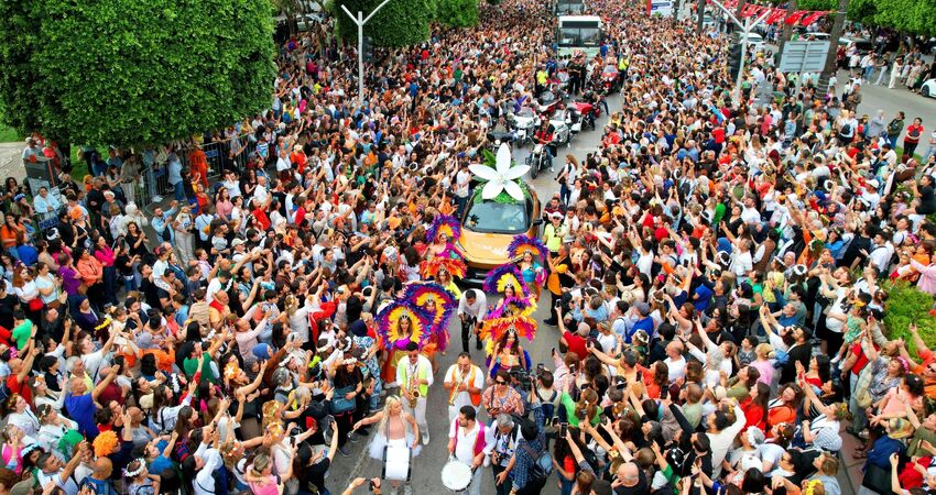 Adana Portakal Çiçeği Festivali Coşkusu Şehri Sardı