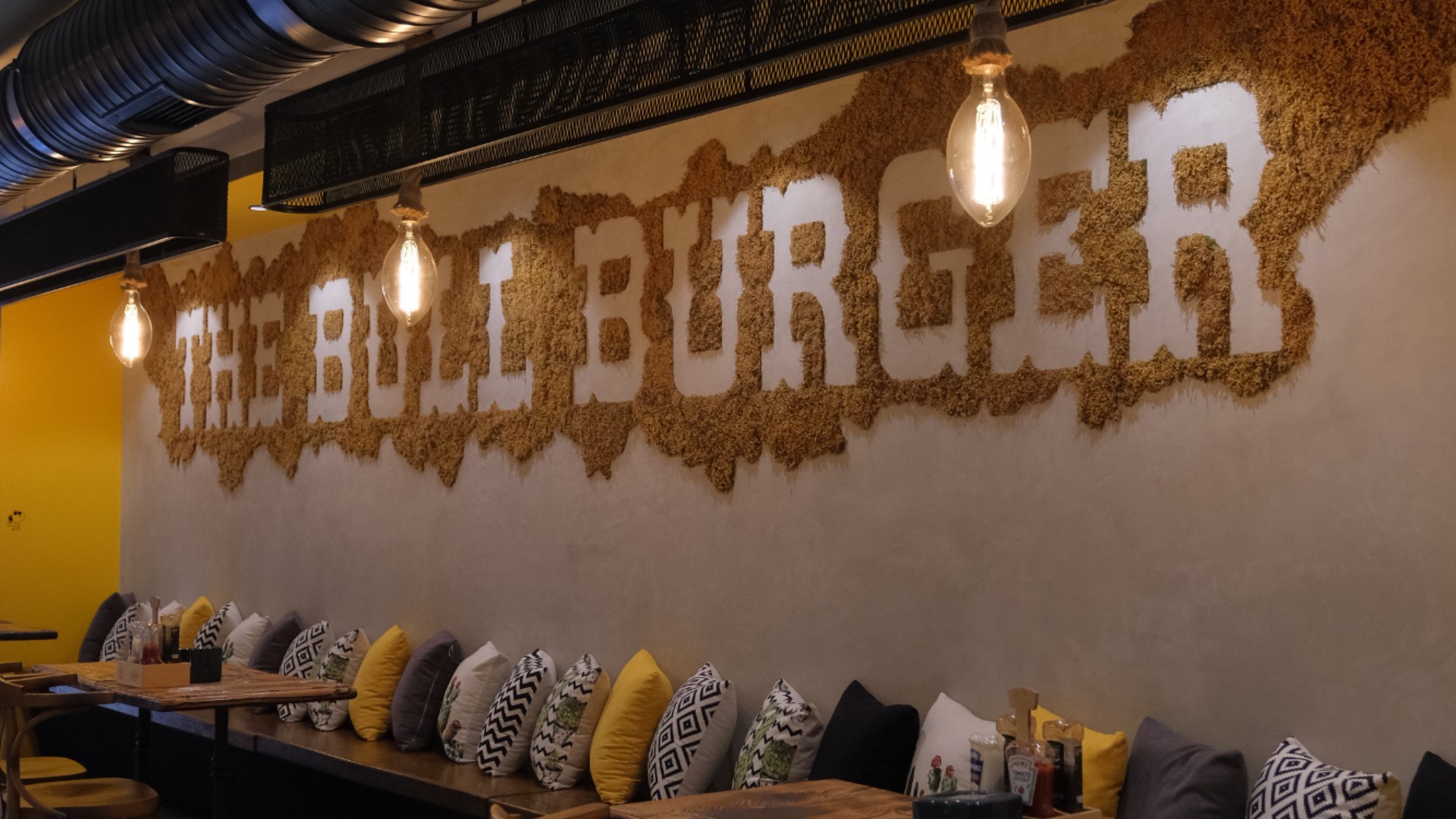 The Bull Burger & Coffee: Adana'nın Yeni Lezzet Durağı!